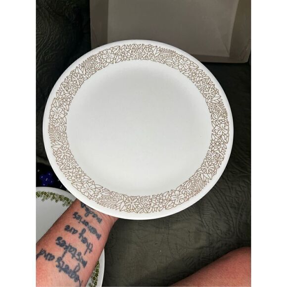 Corelle Woodland Brown 10” plate. One. Perfect shiny condition - Picture 9 of 13